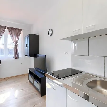 Hostal Monte Zaro Pula