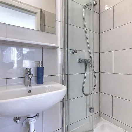 Monte Zaro Hostal Pula