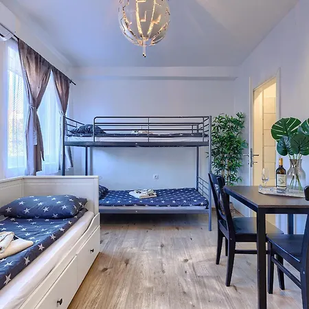 Monte Zaro Hostal Pula