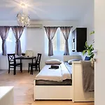 Monte Zaro Hostel Pula