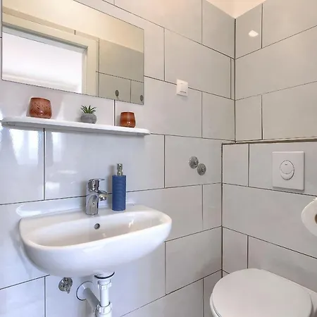 Monte Zaro Hostel Πούλα