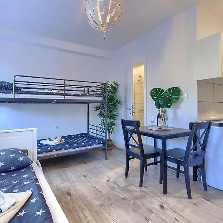 Albergue Monte Zaro *