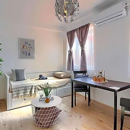 Monte Zaro Hostel