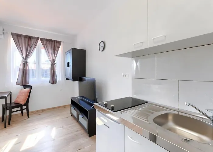 Hostel Monte Zaro Pula