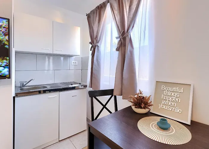 Monte Zaro Hostel Pula